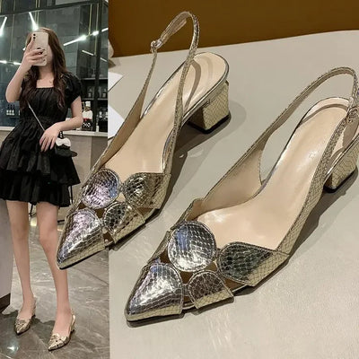 Sandales à la mode de Style coréen pour femmes, nouvelles chaussures d'été à talons hauts avec col en v peu profond et lanière à la cheville, semelle en caoutchouc, 2025