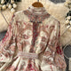 Robe imprimée artistique française Printemps 2026 pour femme, coupe ajustée avec ceinture, manches longues, pour femme d'affaires, vacances, romantique, coupe trapèze, robe de soirée
