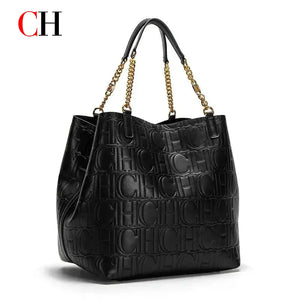 Sac fourre-tout CH avec logo en relief, intérieur spacieux, accent chaîne, poignée supérieure, idéal pour les sorties quotidiennes et les voyages de week-end